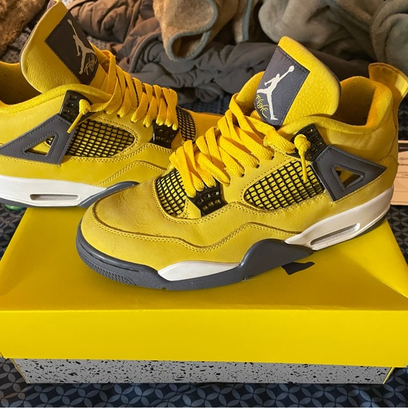 Jordan 4 lightings